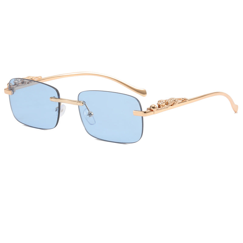 Women Designer Sunglasses with Fine Metal Frame and Luxurious Details Bowlift