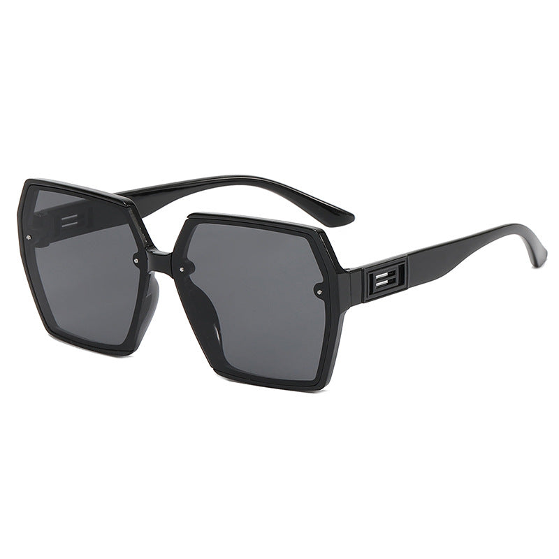 Women's Geometric Oversized Sunglasses with Modern Frame Bowlift
