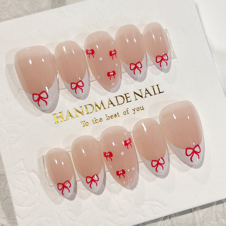 Artful nail extensions with an elegant leaf pattern Bowlift