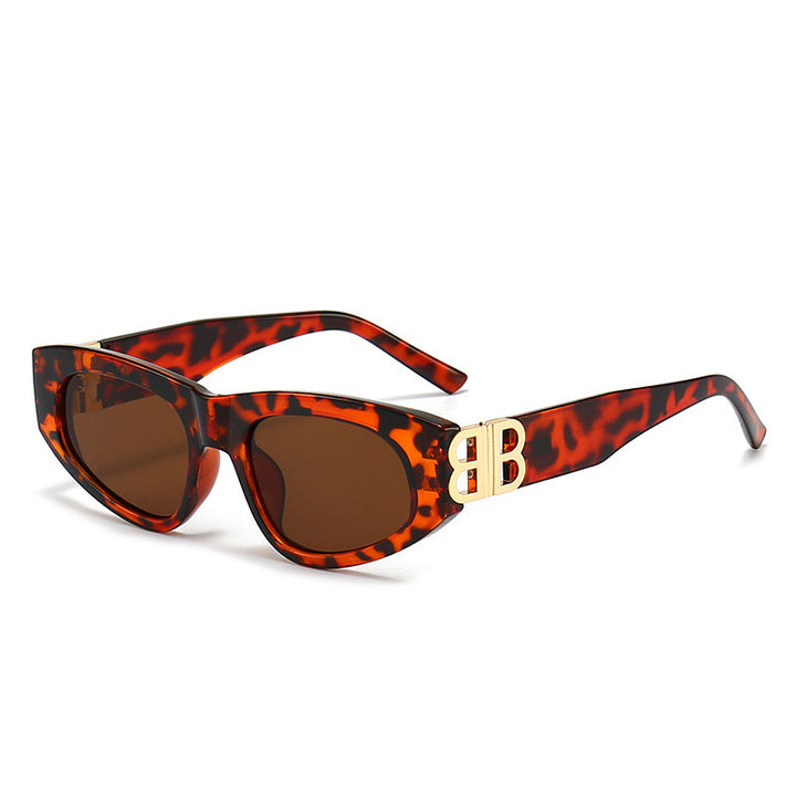 Women stylish fashionable sunglasses with distinctive frame Bowlift