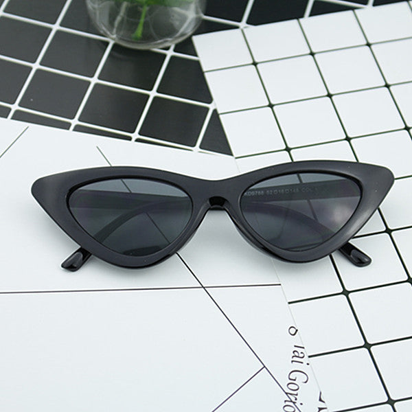 Women's Cat-Eye Sunglasses with Elegant Design and UV Protection Bowlift