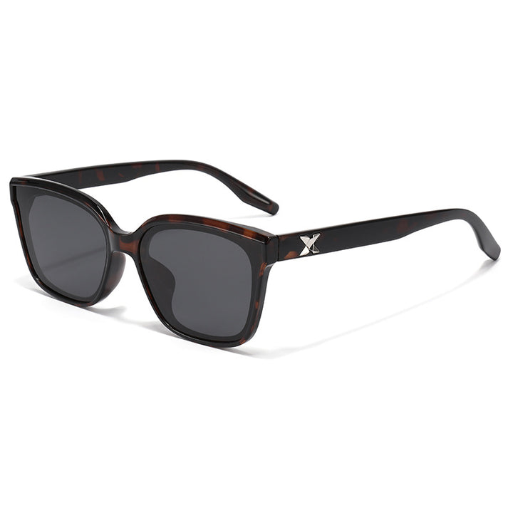 Ladies fashionable sunglasses in square design with high-quality UV protection Bowlift