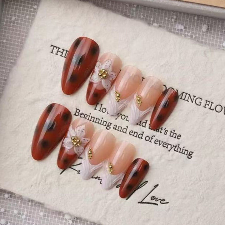 Elegant Floral Press-On Nail Art Kit Bowlift