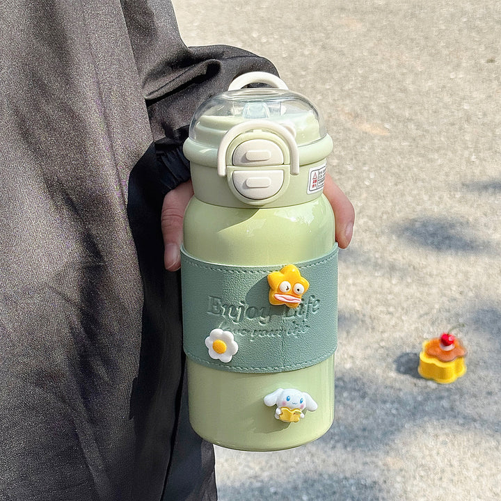 Ladies multifunctional drinking bottle with creative silicone elements Bowlift
