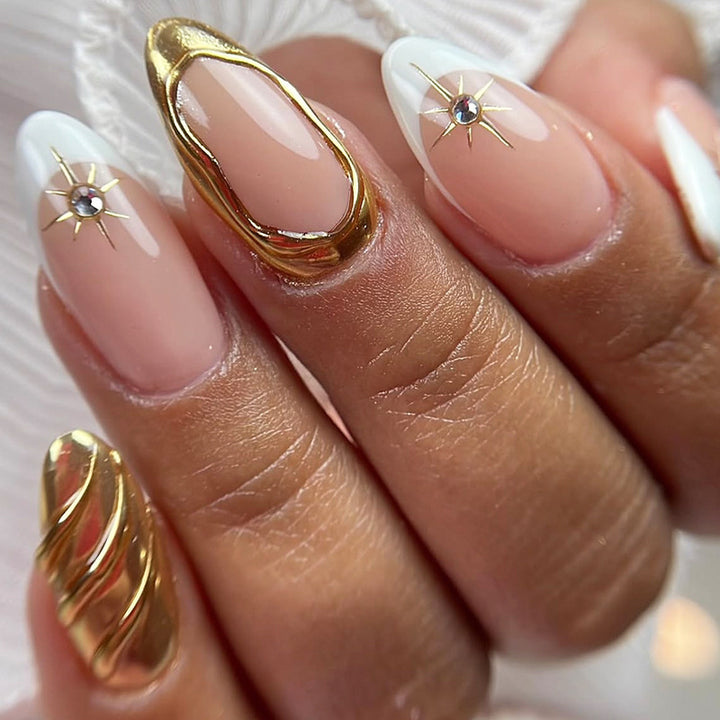 Elegant artificial nail set with golden accents Bowlift