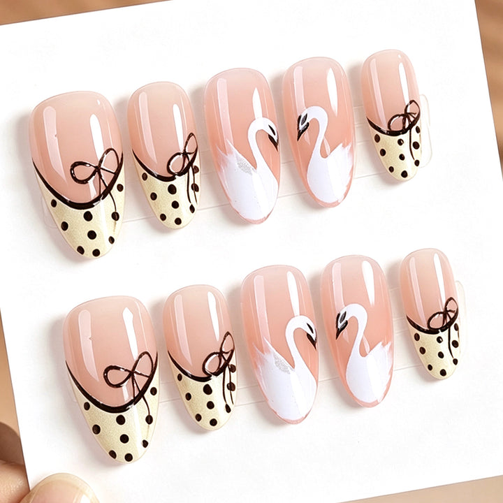 Artistic Swan Design Press-On Nail Set Bowlift