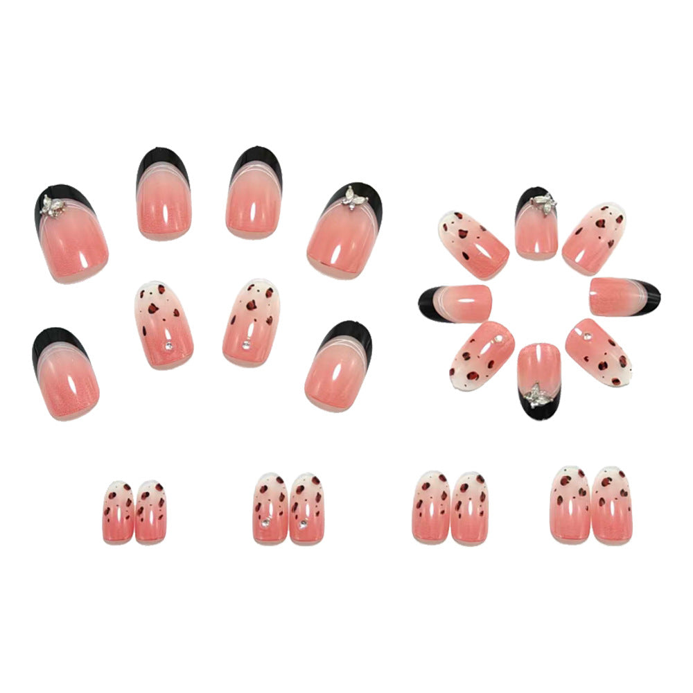 Exclusive artificial nails with dreamy heart and glitter effects Bowlift
