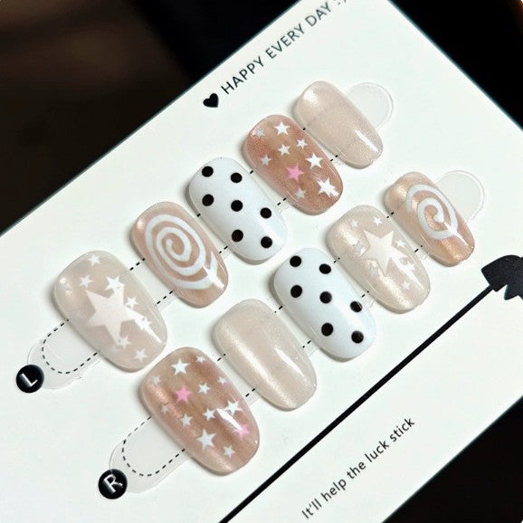 Artificial nails with trendy star pattern Bowlift