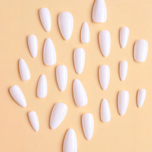 Artificial nail set with elegant stiletto shape Bowlift