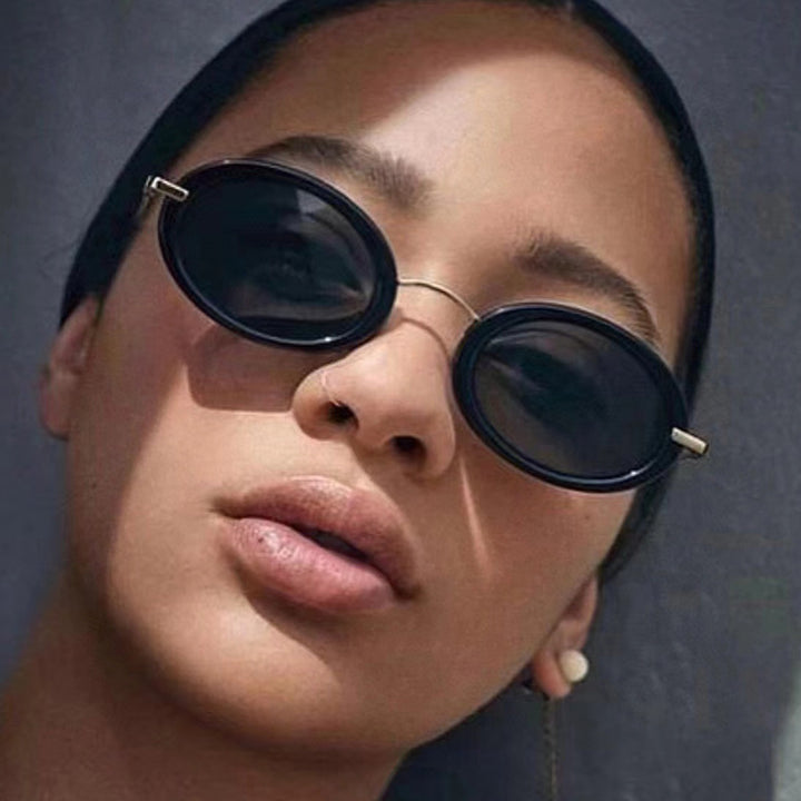 Ladies fashionable sunglasses in elegant oval design Bowlift