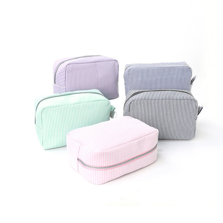 Cosmetic Organizer Bag Made of Textured Material Bowlift