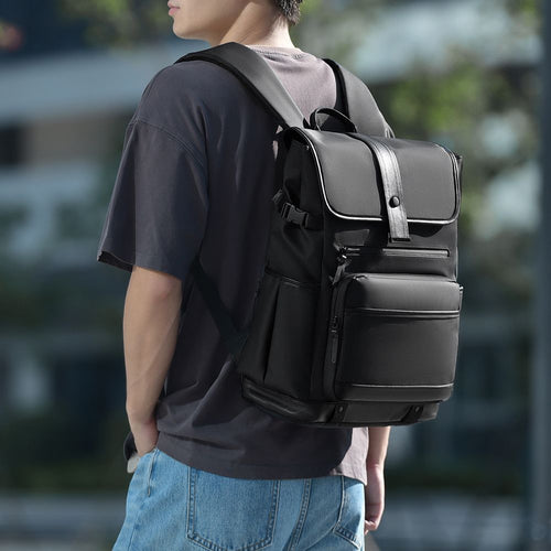Modern everyday backpack with versatile compartment system Bowlift