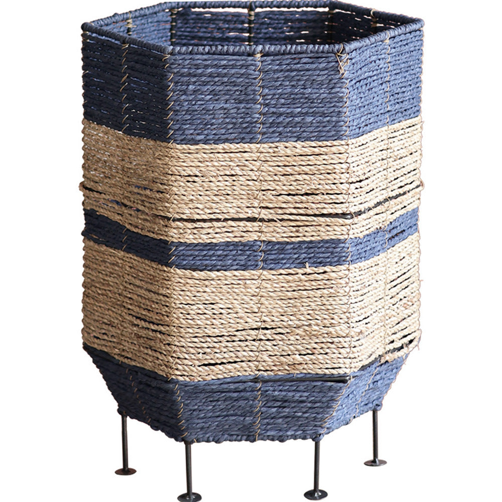 Decorative laundry basket with metal legs Bowlift