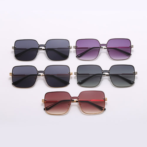 Women's sunglasses in an eccentric square design with a high-quality metal frame Bowlift