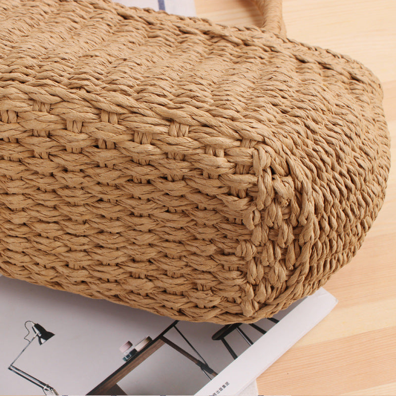 Handbag Made of Braided Natural Material with Modern Details Bowlift