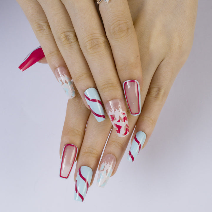 Artificial nails with creative heart pattern and elegant wave design Bowlift