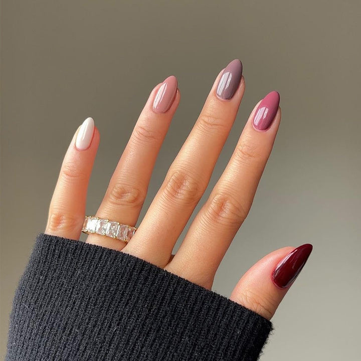 Artful nail extensions with an elegant leaf pattern Bowlift