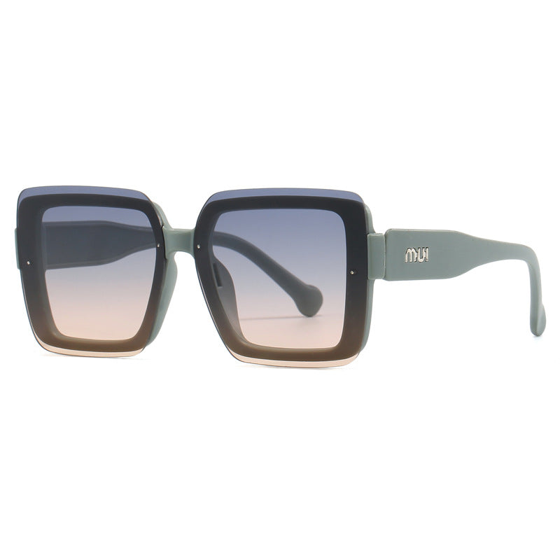 Women's oversized sunglasses in urban design Bowlift