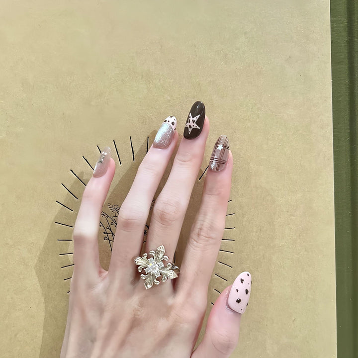 Artificial Nails in Elegant Flower Design Bowlift