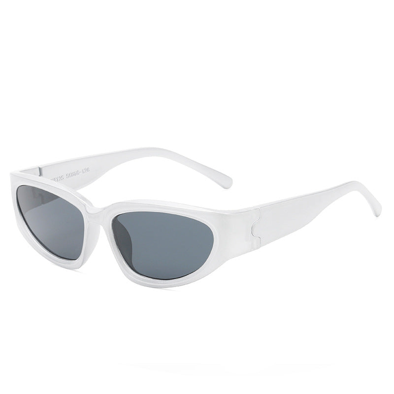 Ladies fashionable sunglasses in elegant tortoiseshell design Bowlift