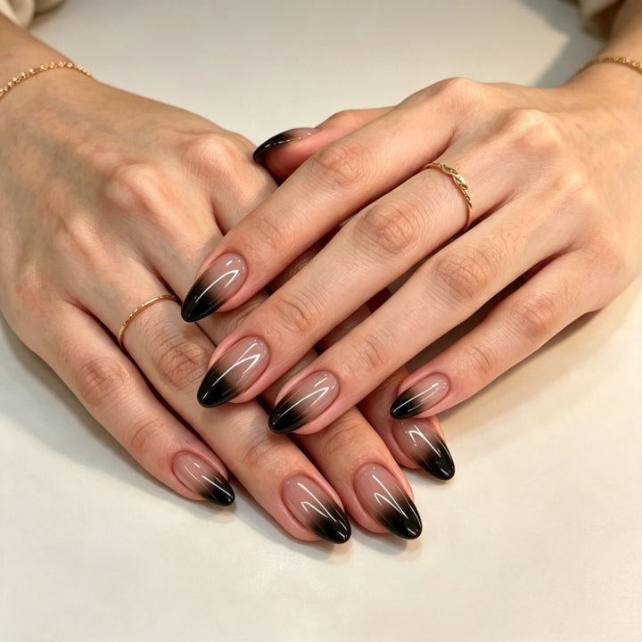 Stylish Press-On Nail Set with Shimmering Finish Bowlift