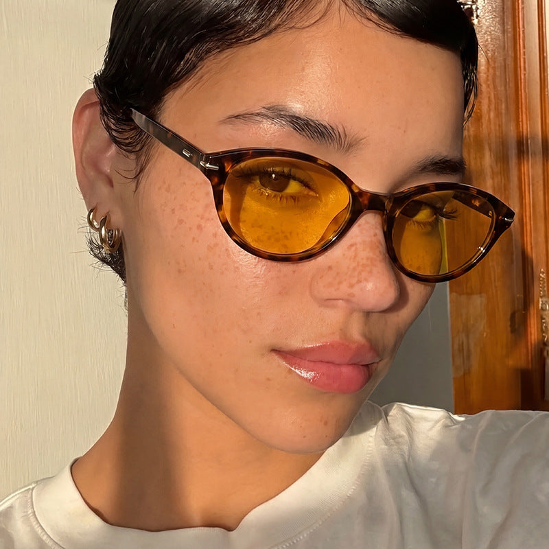 Women Designer Glasses in Stylish Cat Eye Design Bowlift
