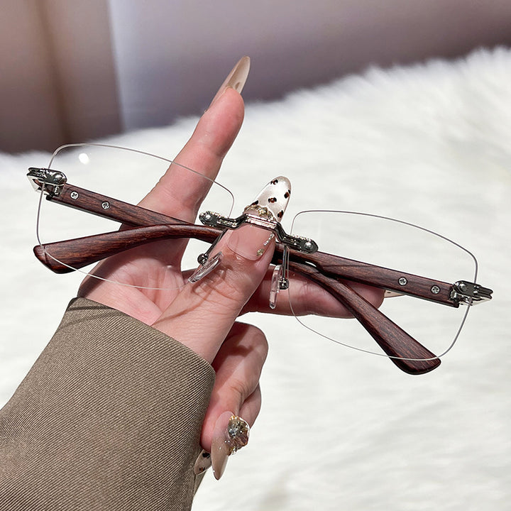 Ladies extravagant fashionable sunglasses with innovative frame Bowlift