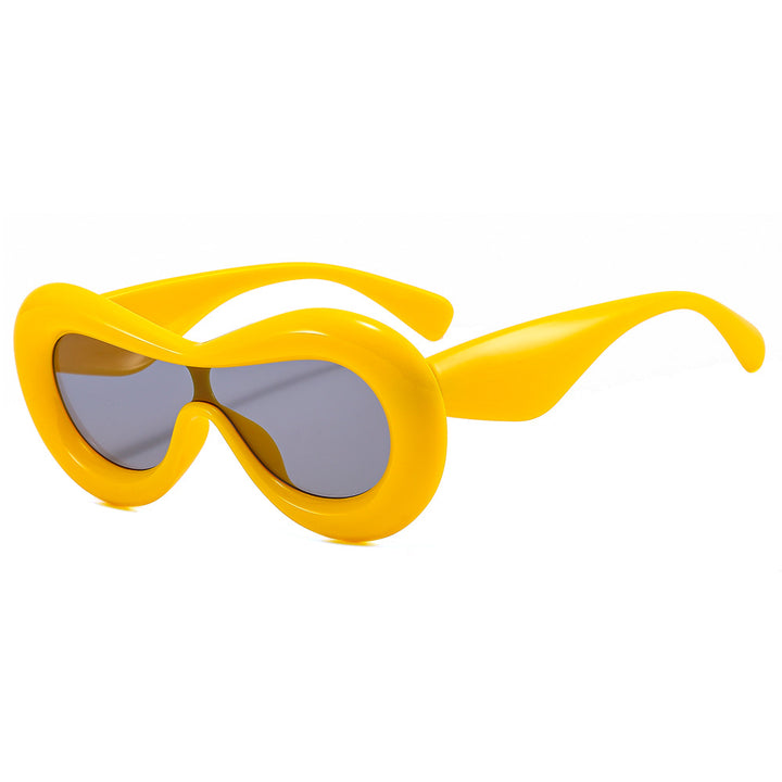 Ladies fashionable sunglasses with nostalgic flair Bowlift