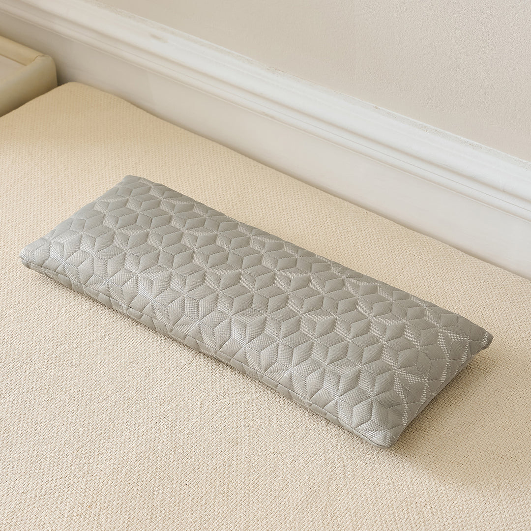Long-format neck support pillow with breathable cover Bowlift