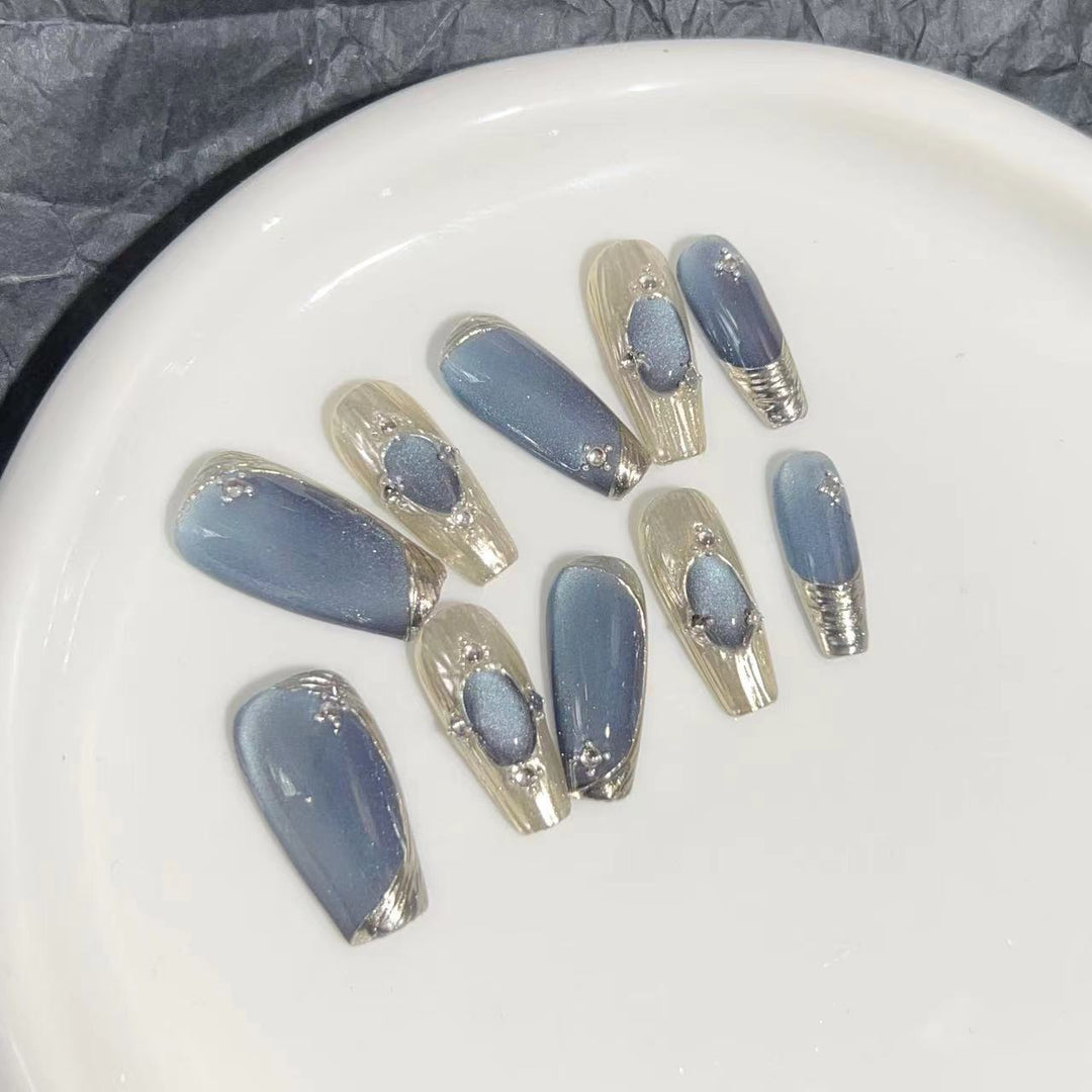 Elegant Press-On Nail Set with Artistic Metallic Design Bowlift