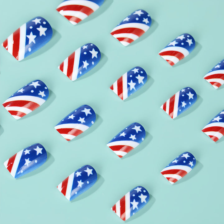 Artificial nails in patriotic stars and stripes design Bowlift