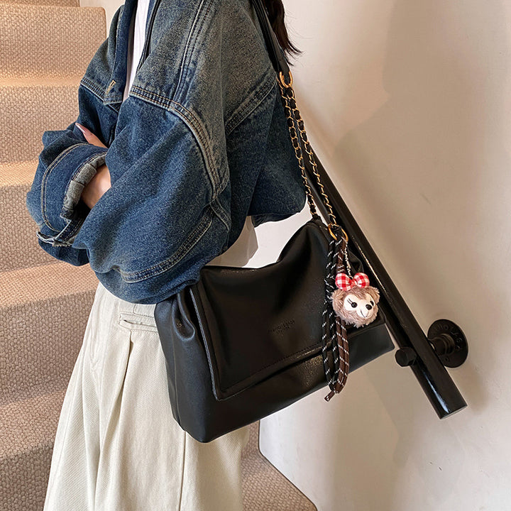 Modern Chain-Strap Handbag Bowlift