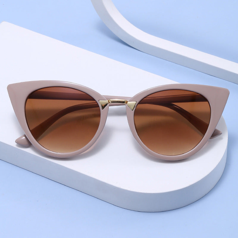 Ladies Cat-Eye Sunglasses with Elegant Golden Detail Bowlift