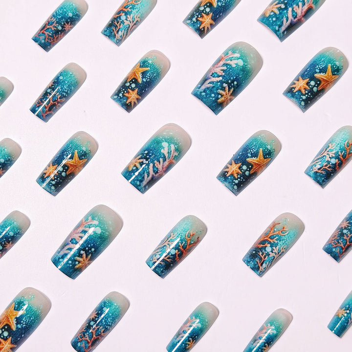 Glittering artificial nails with maritime star motif Bowlift