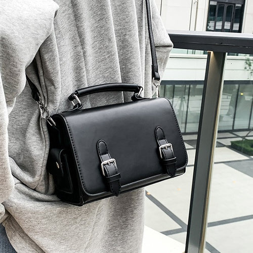Elegant Handbag with Textured Design Bowlift
