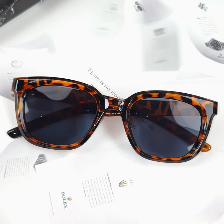 Women's Cat-Eye Sunglasses with Trendy Design Bowlift