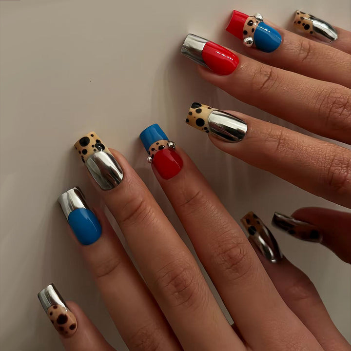 Artificial Nails with Creative Metallic Design Bowlift