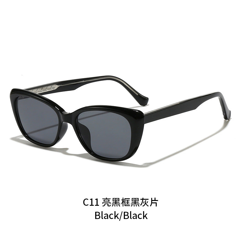 Ladies elegant sunglasses in modern cat-eye style Bowlift
