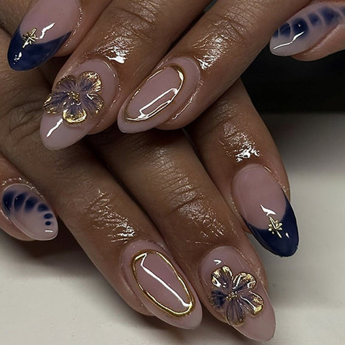 Exquisite artificial nails with elegant 3D flowers and noble accents Bowlift