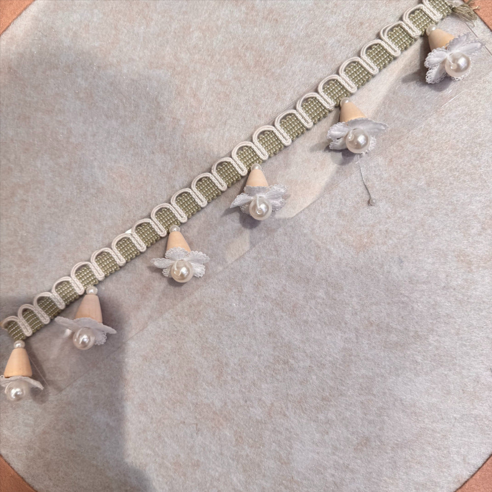 Elegant and Playful Lace Trim Bowlift