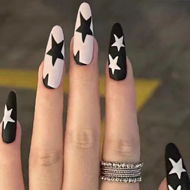 Artificial nails with star pattern Bowlift