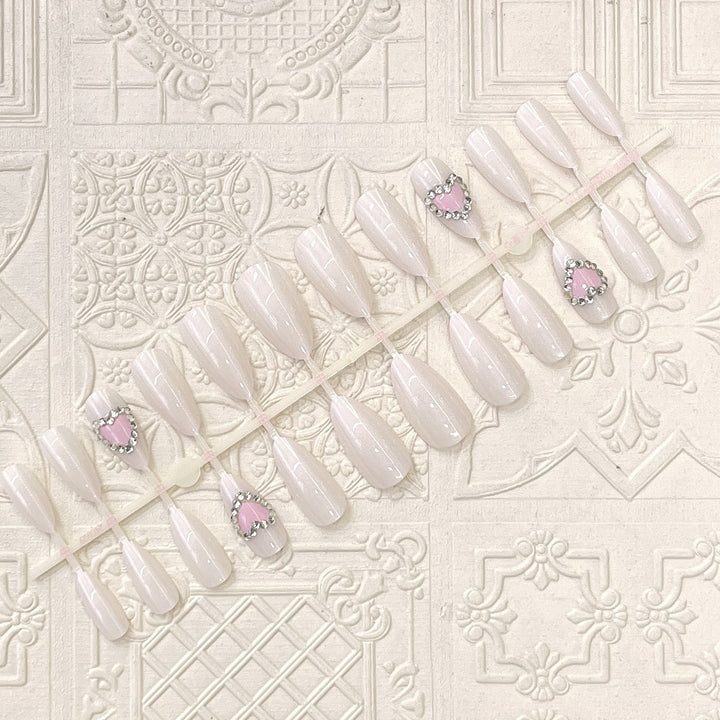 Glamorous Press-On Nail Art Set Bowlift