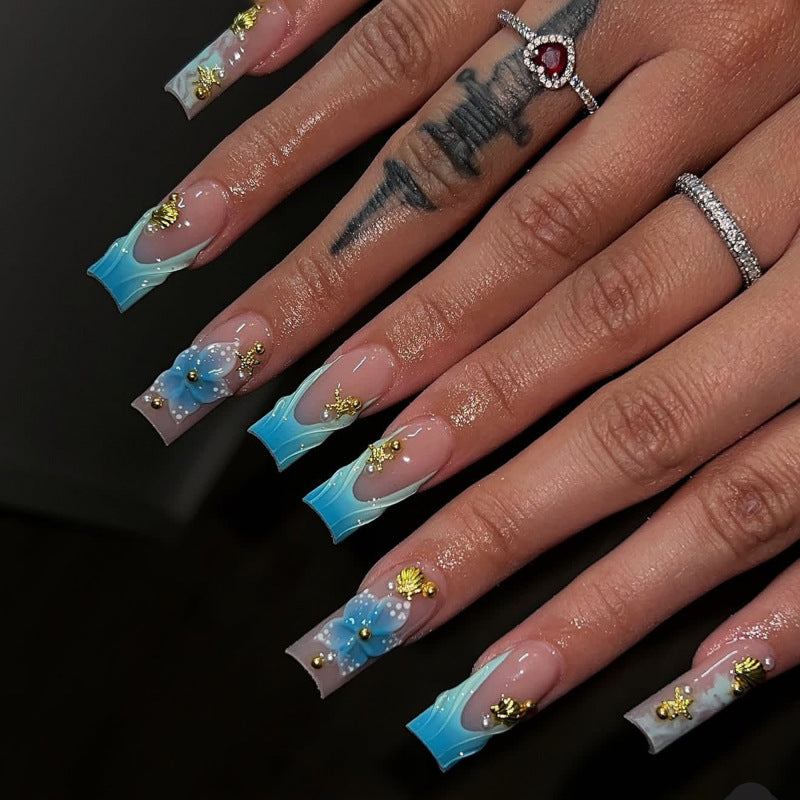 Glamorous Artificial Nails Bowlift