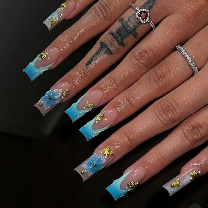 Glamorous Artificial Nails Bowlift