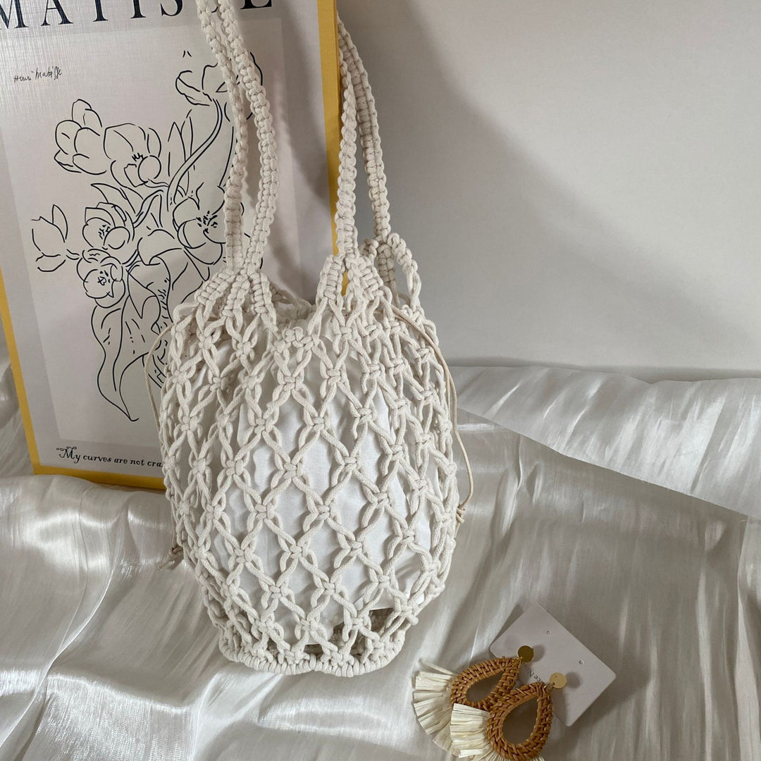 Hand-knotted tote bag with unusual mesh design Bowlift