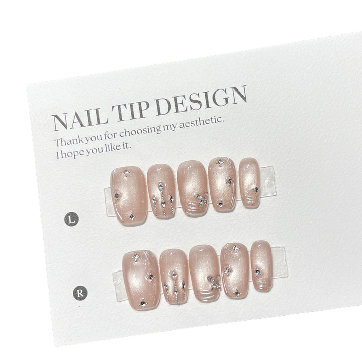 Artificial nails with glamorous rhinestone design Bowlift