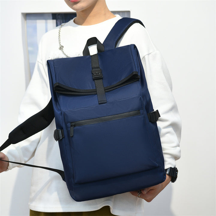 Backpack with Practical Rolltop Closure Bowlift