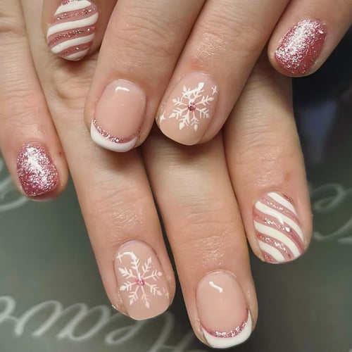Festive Winter-Themed Press-On Nail Art Design Bowlift
