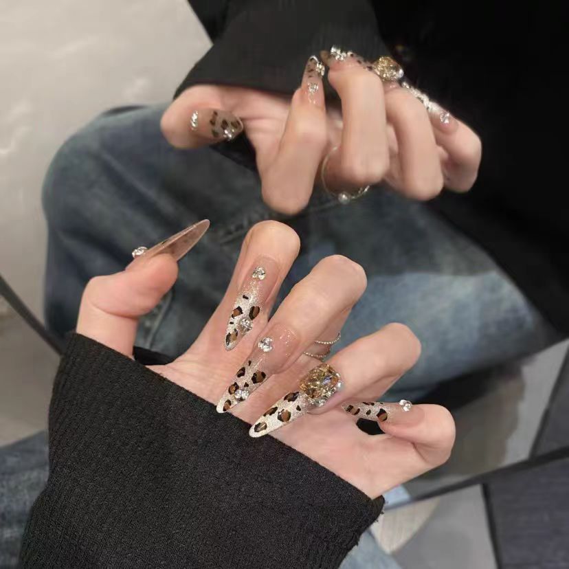 Ombre Art Nails Bowlift
