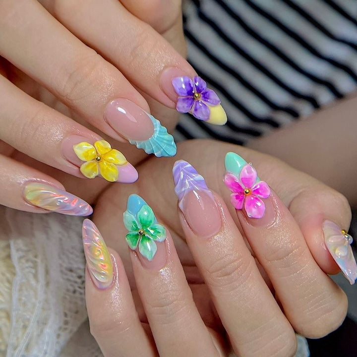 Artful Nail Tips Set with Leaf Accents Bowlift